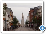 Looking up to the Lutheran church (the Hallgrímskirkja)